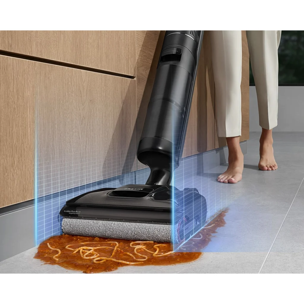 Le Dreame H12 Pro FlexReach lave le long d’un meuble, des deux côtés