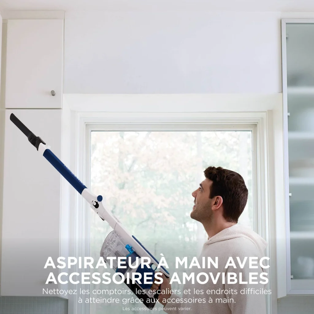 Le Shark PowerPro en aspirateur à main, en haut d’un mur
