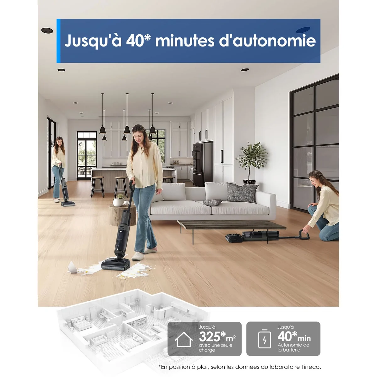 Une femme lave son salon avec le Tineco i6 Stretch