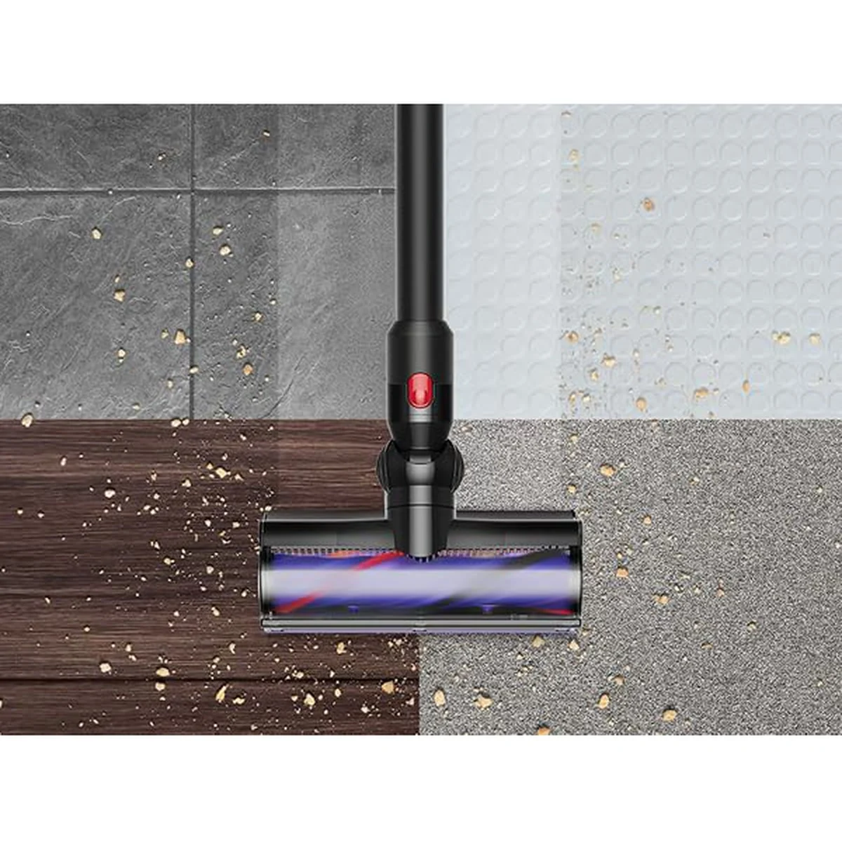 La brosse du Dyson V8 Cyclone sur carrelage, parquet et tapis